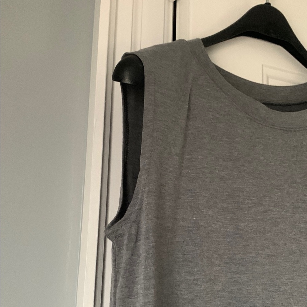 Elegant Gray Sleeveless Dress - Picture 4 of 6